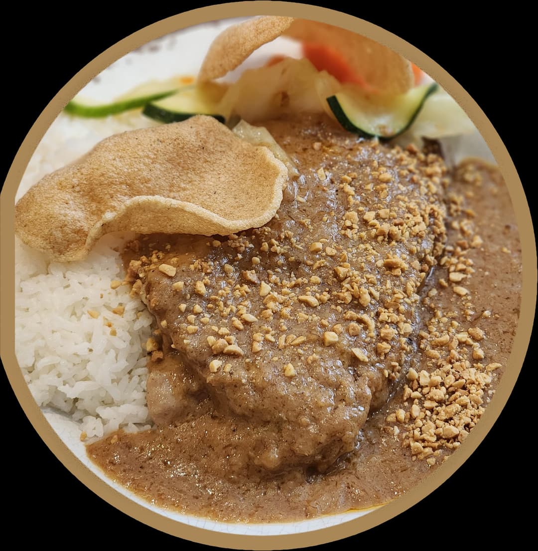 Chicken Fillet w/Satay Sauce on Rice/Spaghetti*